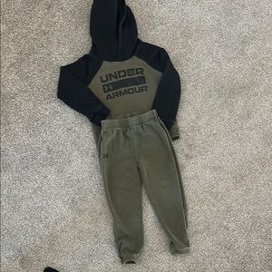 Under Armour Green and Black Jogger Set with Elastic Waistband